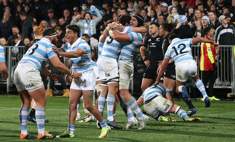 Histórico, Los Pumas le ganaron a los All Blacks 25 a 20 en Nueva Zelanda.