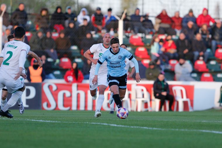 Belgrano busca un triunfo en Carlos Casares para acariciar el título. (Foto: CAB)
