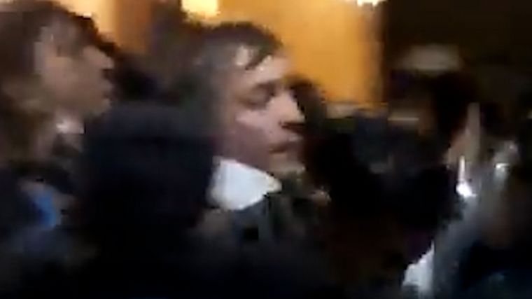 FOTO: Máximo Kirchner salió repelido por la Policía de la Ciudad de Buenos Aires.