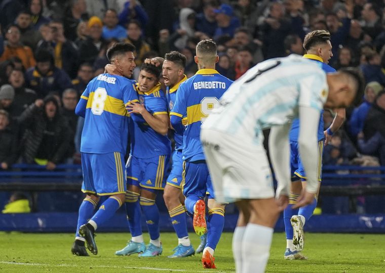 Boca se llevó un triunfo clave para seguir prendido en la pelea por el campeonato.