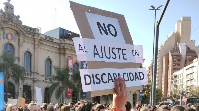 FOTO: Prestadores y familias vinculadas a la discapacidad hicieron una marcha en Córdoba