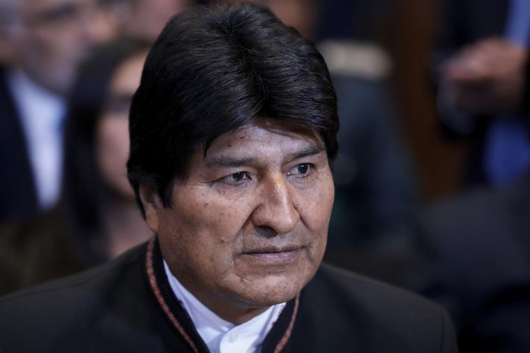FOTO: Evo Morales denunció que le robaron el celular durante un cierre de campaña.