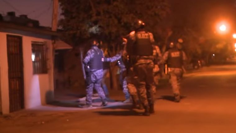 Además de los allanamientos se inspeccionaron celdas de la cárcel de Piñero. 