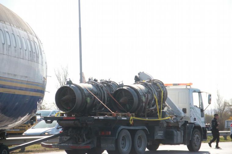 Demoras en el tránsito por el traslado del fuselaje de un avión