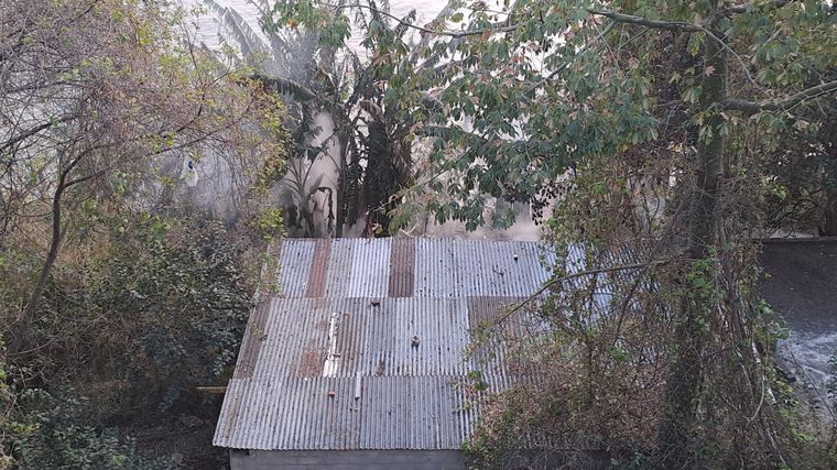 A las 3 AM comenzó el incendio visibilizado por un sereno de un bar cercano al lugar.