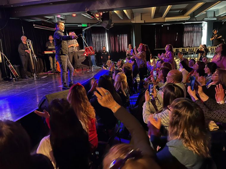 Jorge Rojas brindó un show exclusivo para oyentes de Cadena 3.