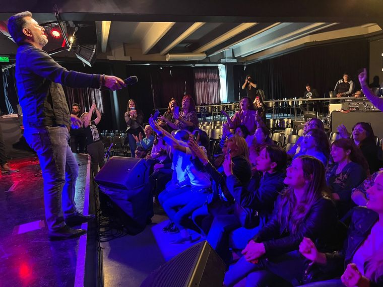 Jorge Rojas brindó un show exclusivo para oyentes de Cadena 3.