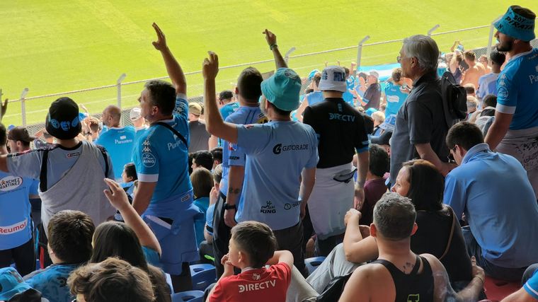 Los hinchas de Belgrano asistieron en masa al estadio puntano.