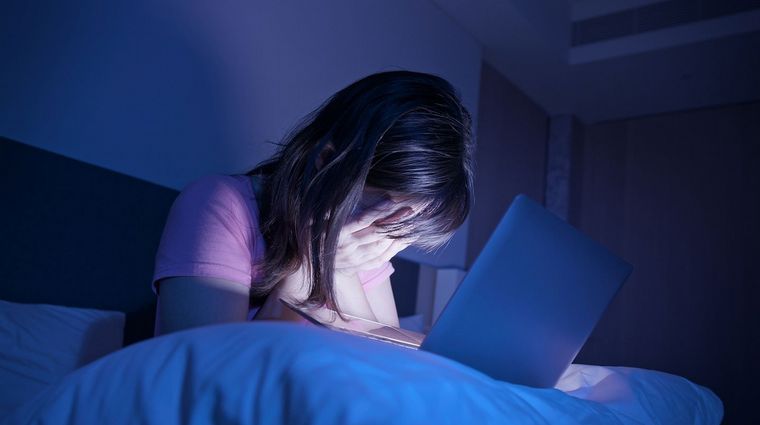 Fue estafada por más de $1 millón y ahora es víctima de acoso: “Dice que me ama