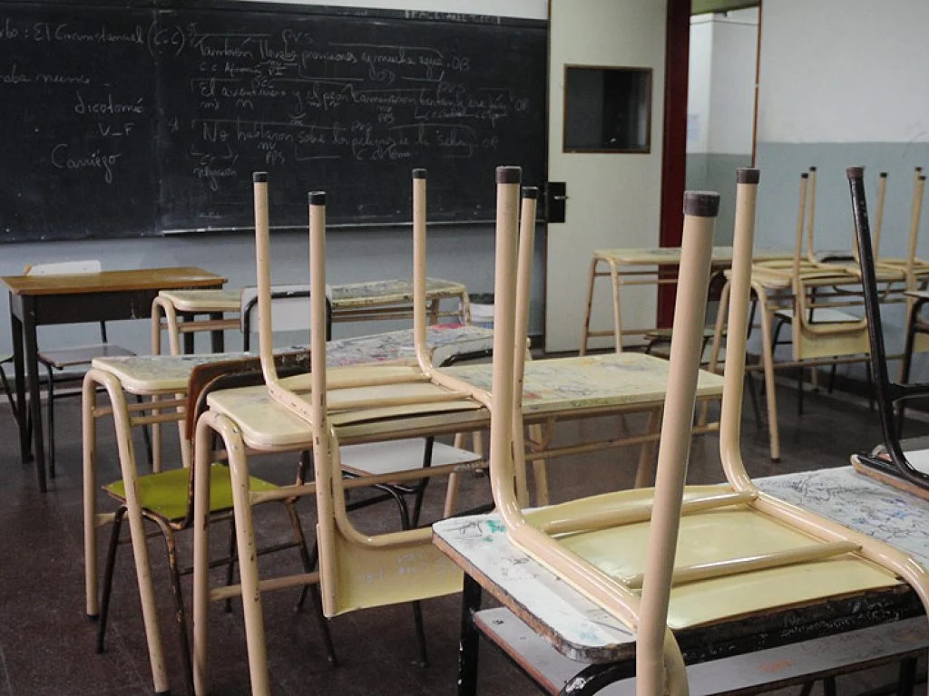 Varias áreas públicas adhieren al feriado: no atienden o brindan guardias mínimas.