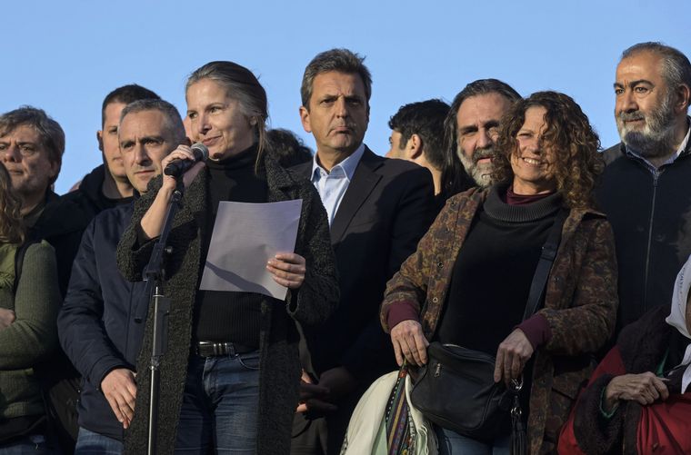 Alejandra Darín leyó el documento en Plaza de Mayo.