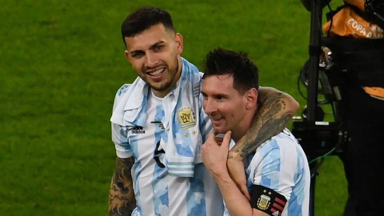 FOTO: Messi y Paredes seguirán siendo compañeros en la Selección (Foto: AFP)