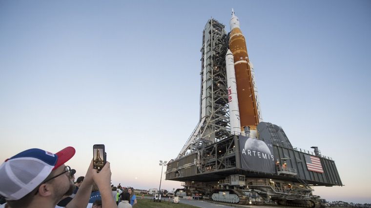 FOTO: La Nasa intentará volver a lanzar el cohete Artemis este sábado. (Foto: El País)