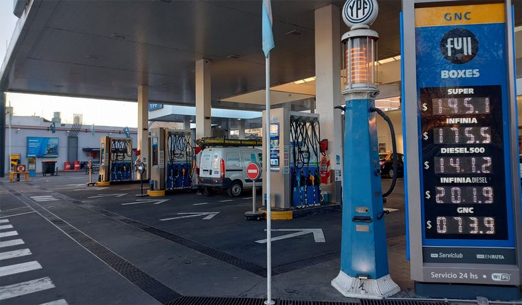 No hay nafta en estaciones YPF de Rosario por un desperfecto eléctrico.