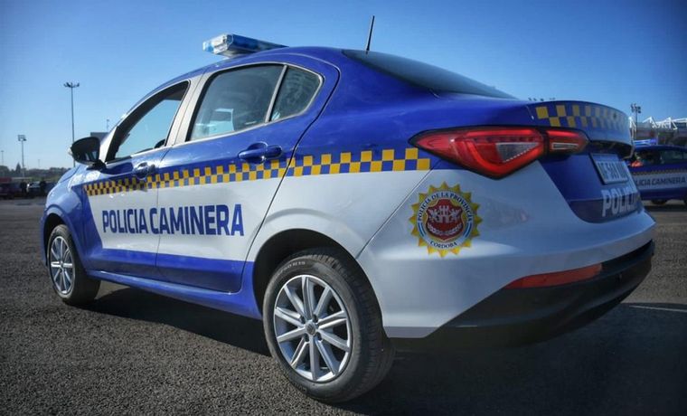 FOTO: El Gobierno de Córdoba entregó 50 nuevos patrulleros para la Policía Caminera.