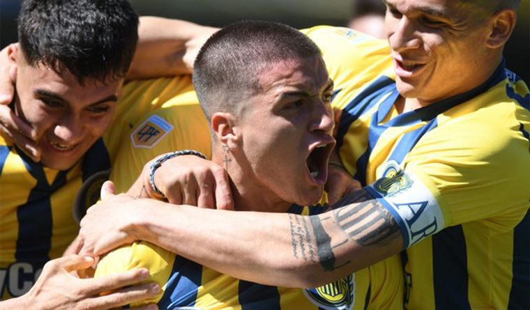 Alan Marinelli celebra el 1 a 0 de Central ante Talleres por la Liga Profesional.
