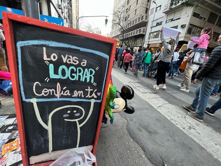 Los prestadores y familiares se manifiestan en la capital cordobesa. 