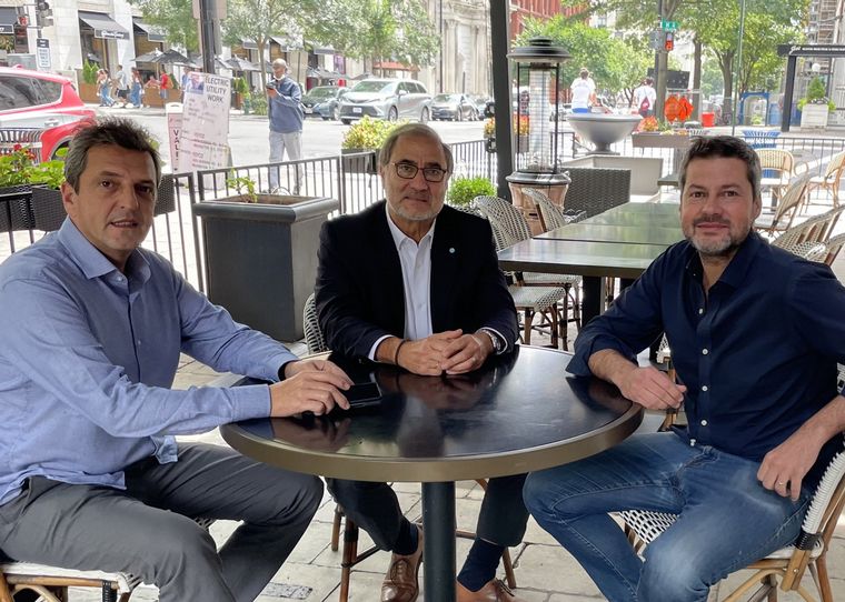 Sergio Massa junto a Jorge Argüello y Matías Lammens.
