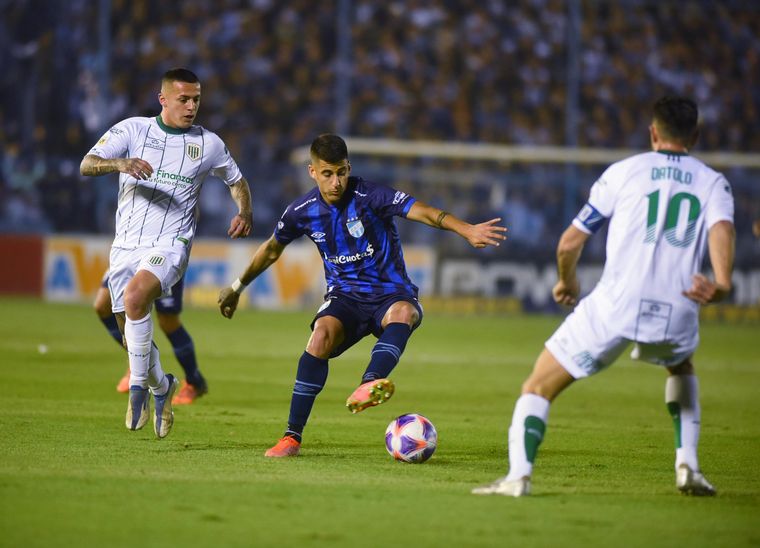 Atlético Tucuman no pudo con Banfield y ahora comparte la punta con Gimnasia.