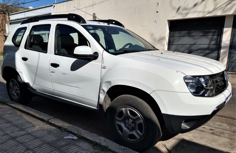 Recuperó su camioneta y se la robaron de la puerta de la comisaría.