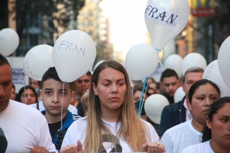 Marcharon por las muertes de los bebés en el Neonatal