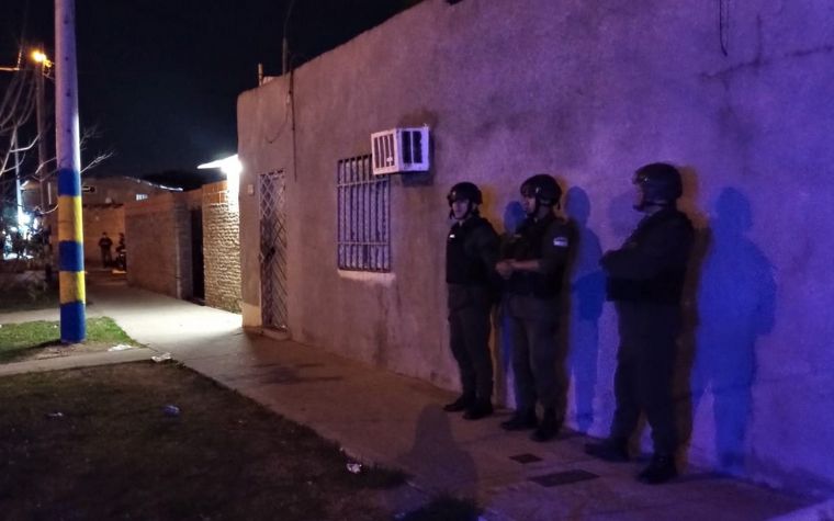 Mataron a un hombre e hirieron a otros dos en una balacera en zona sur de Rosario. 