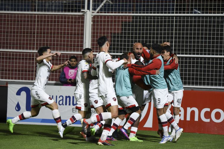 Con gol de Quintana, Patronato ganó y se ilusiona.