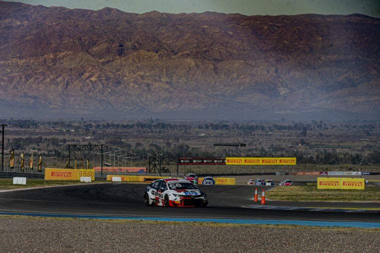 Santero termina ganando el Sprint con buena distancia