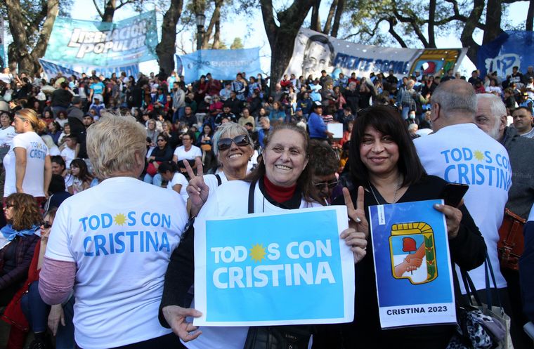El Frente de Todos marchó en Buenos Aires para apoyar a Cristina Kirchner.