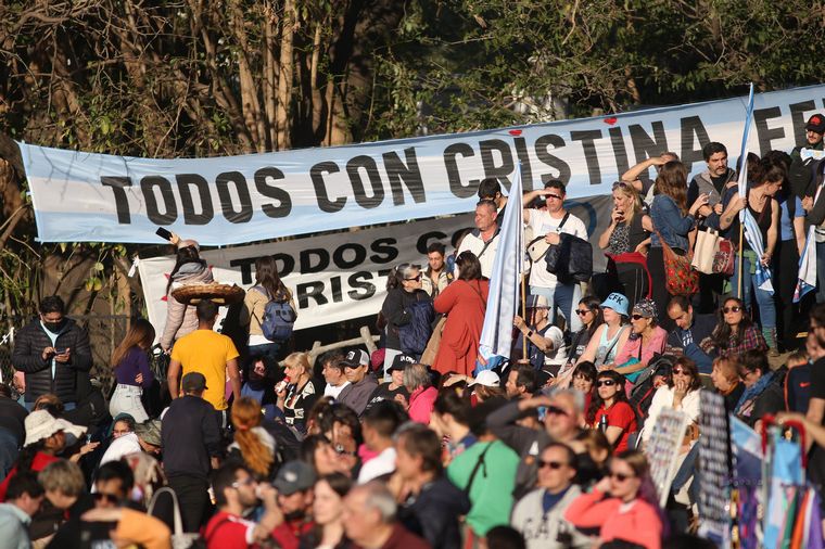 FOTO: El Frente de Todos marchó en Buenos Aires para apoyar a Cristina Kirchner.