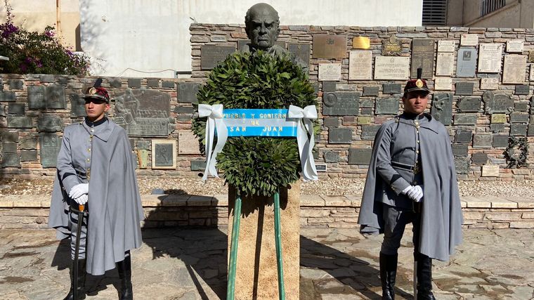 Rony en Vivo transmite desde la casa natal de Domingo Faustino Sarmiento en San Juan.