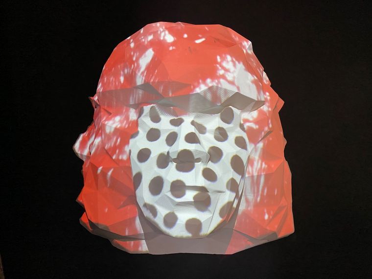 Más de 8 mil trajes y 3 mil botas hacen parte del Museobar de La Mona Jiménez