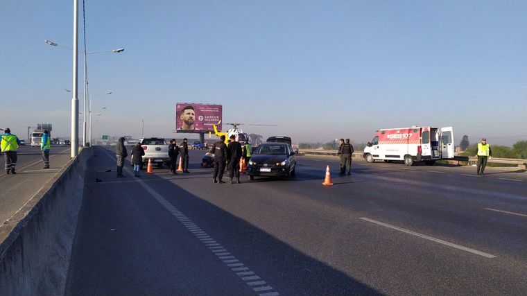 Una camioneta 4x4 impactó a un peatón que cruzaba Circunvalación y Pellegrini.