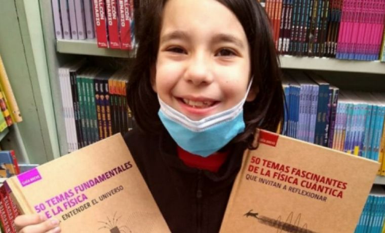 Jano, el niño cordobés que es furor por sus explicaciones sobre física cuántica.