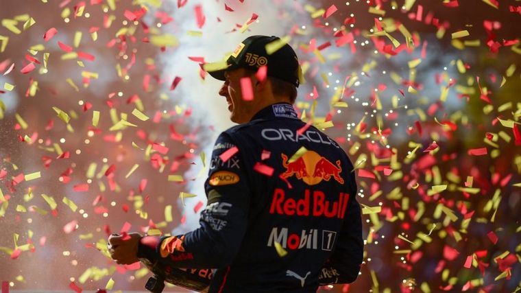 FOTO: Con cada carrera de F1, la figura de Verstappen se hace más gigante