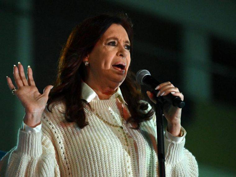 FOTO: Cristina Kirchner volverá a aparecer en público tras dos meses.
