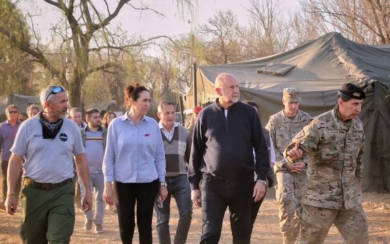 Las Fuerzas Armadas vuelven para combatir los incendios en las islas del Paraná. 