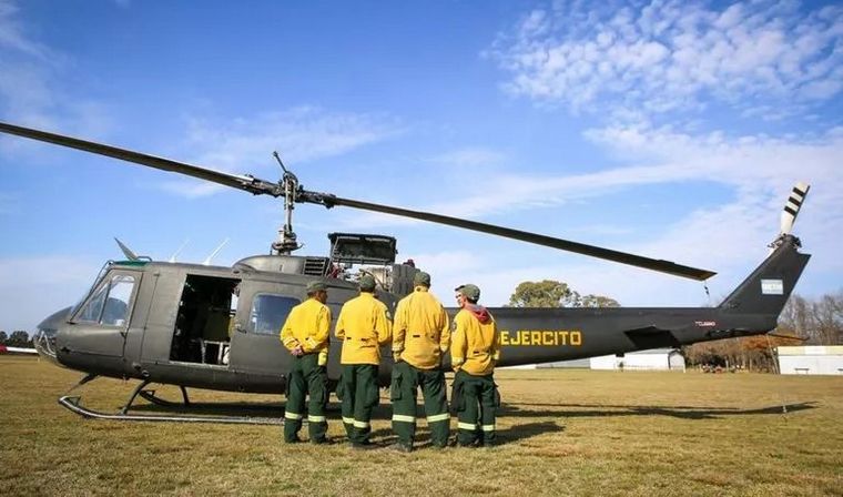 Las Fuerzas Armadas vuelven para combatir los incendios en las islas del Paraná. 