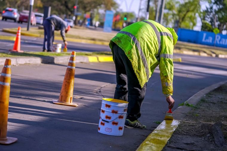 El infractor debe realizar tareas comunitarias para reparar su conducta.