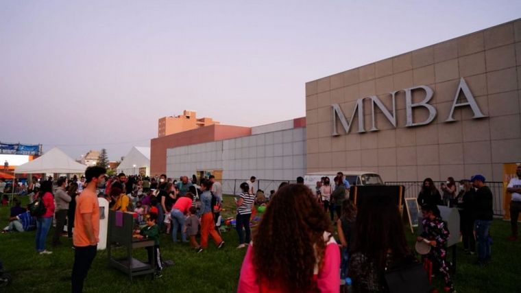 Comienza la novena edición de la Feria Internacional del Libro de Neuquén