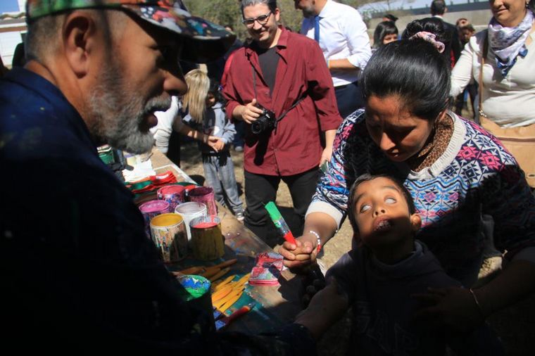 Intervención artística por el aniversario del Instituto Helen Keller