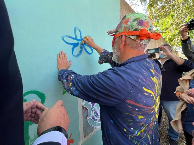 Intervención artística por el aniversario del Instituto Helen Keller