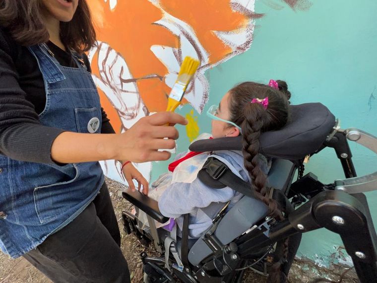 Intervención artística por el aniversario del Instituto Helen Keller