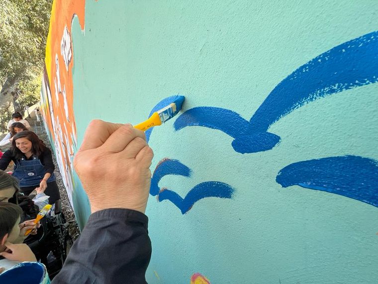 Intervención artística por el aniversario del Instituto Helen Keller