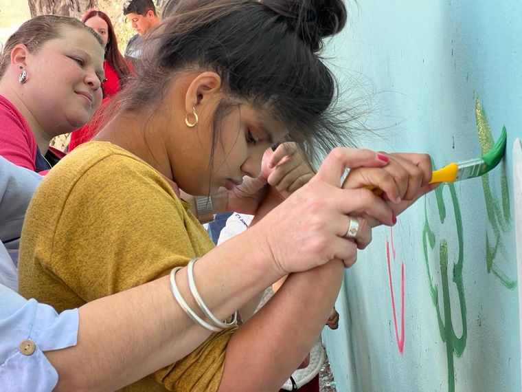 Intervención artística por el aniversario del Instituto Helen Keller