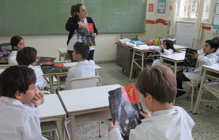 Los gremios docentes nacionales aceptaron un aumento del salario inicial.