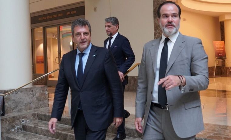 Massa junto a Claver-Carone, presidente del Banco Interamericano de Desarrollo.