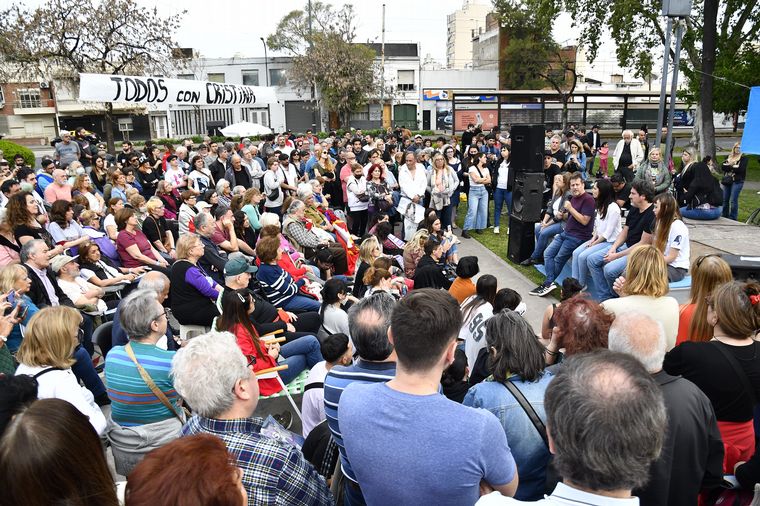 FOTO: El Frente de Todos porteño se movilizó en diferentes barrios.