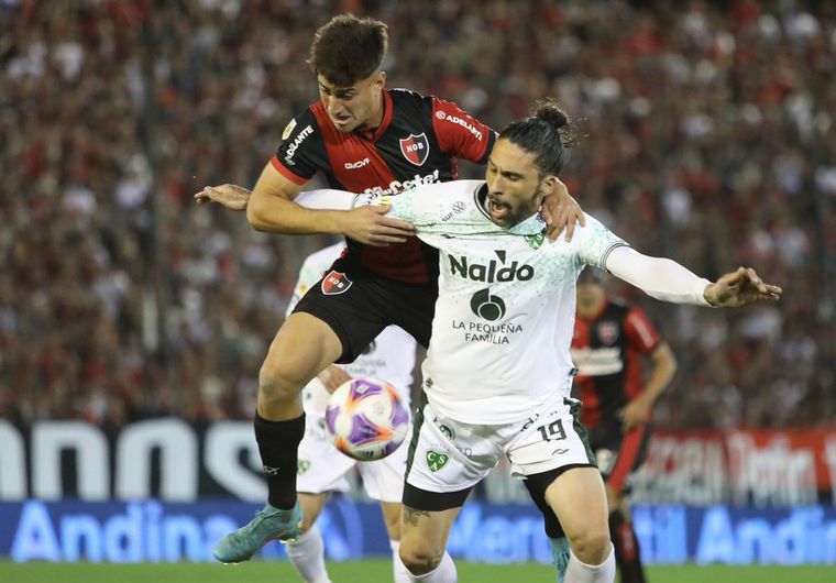 Newell's vs. Sarmiento por la fecha 20 de la Liga Profesional. 