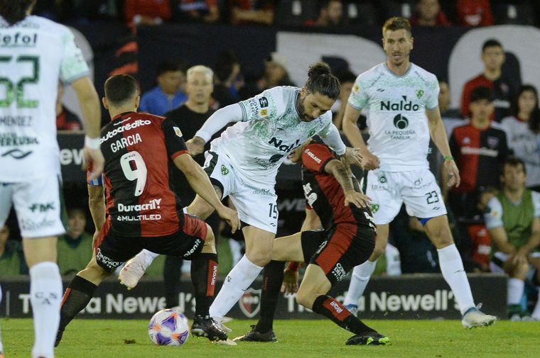 Newell's vs. Sarmiento por la fecha 20 de la Liga Profesional. 
